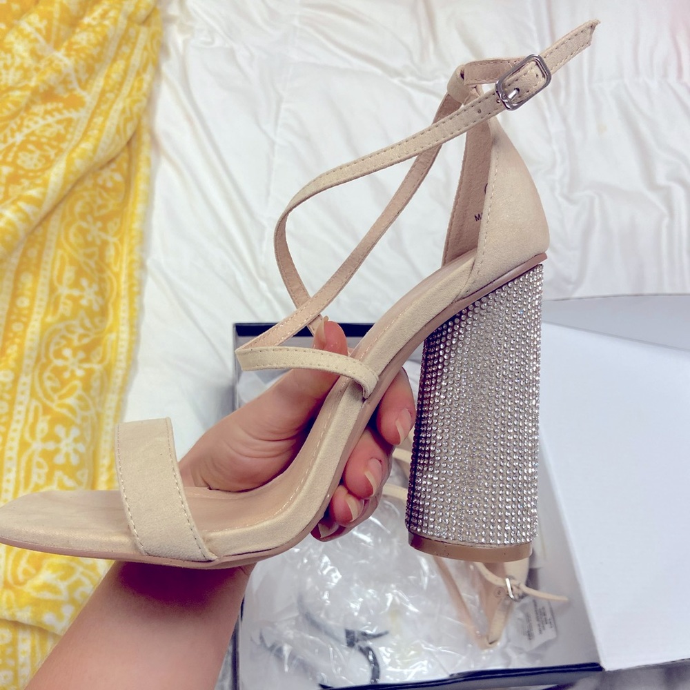 Silver Windsor’s Cathy Din Heels